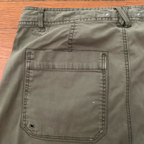 Flawed Anthropologie Hei Hei Olive Green Pants Size 4 - Picture 6 of 12